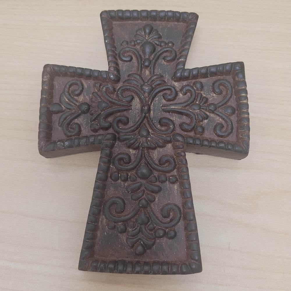 Giftcraft Inc. decorative wall cross from the "Sereni" collection